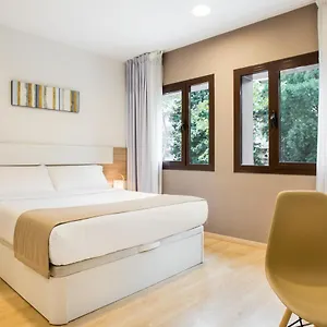 Hotel Ginosi Pedralbes, Barcelona